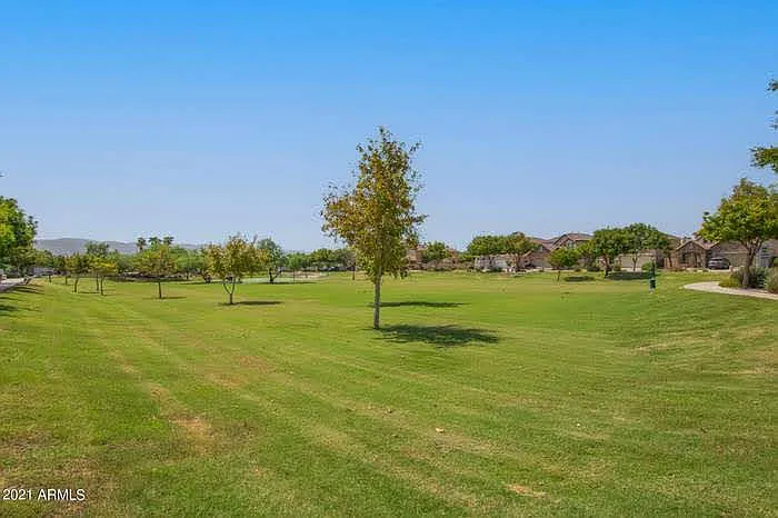 2358 E Huntington Dr — Photo 31