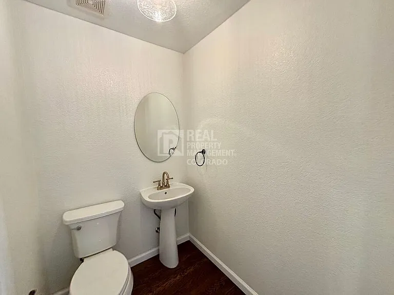 8260 E 29th Ave — Photo 5