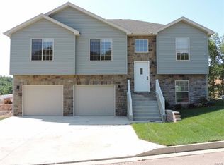 118 Creek View Dr, Saint Robert, MO 65584