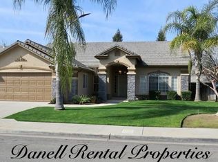 9921 N Baird Ave, Fresno, CA
