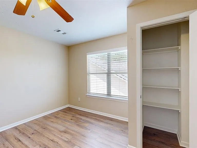 1724 Boardwalk Ct — Photo 26