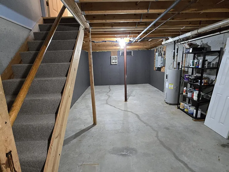 812 Court St #D — Photo 31