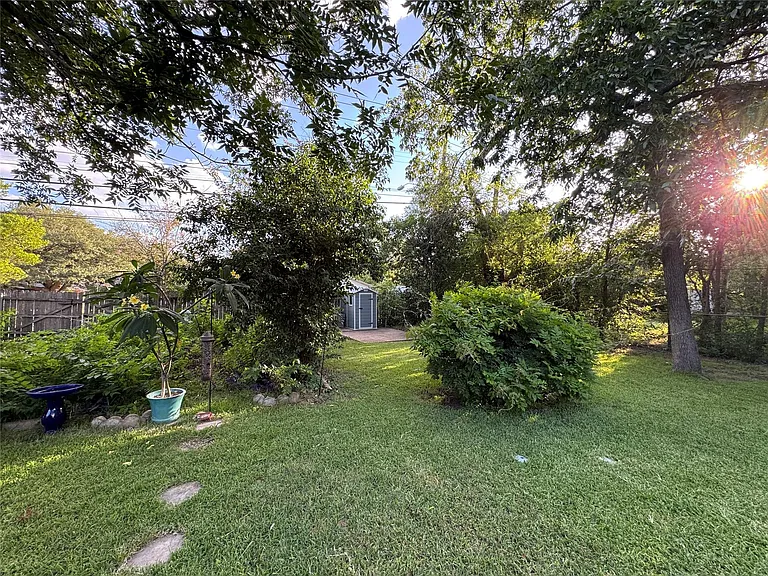 2303 Remuda Trl — Photo 11