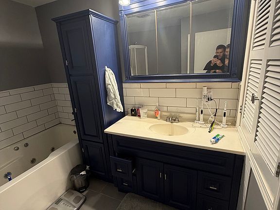 5th image of 2414 White Gate Dr #4