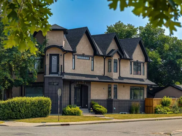 2239 N Bowness Rd NW, Calgary, AB T2N 3L4