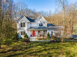 11 Peacock Rd, Rhinebeck, NY 12572