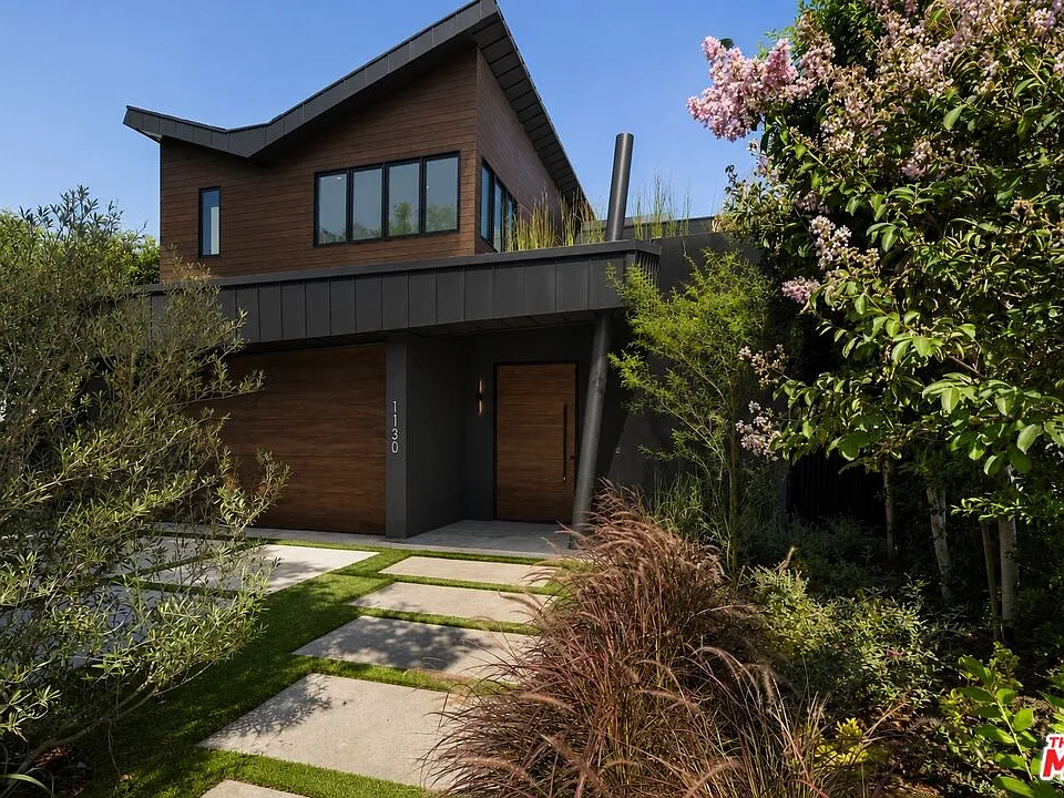 1130 N Poinsettia Pl