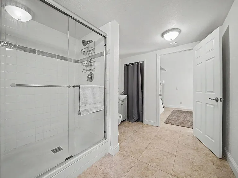 16932 McKenzie Dr — Photo 13