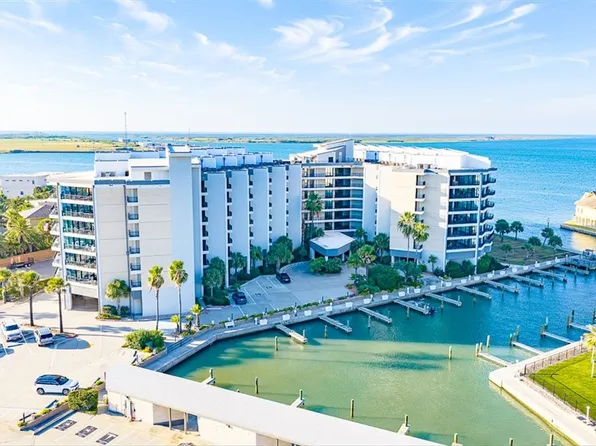 1000 N Station St APT 114, Port Aransas, TX 78373