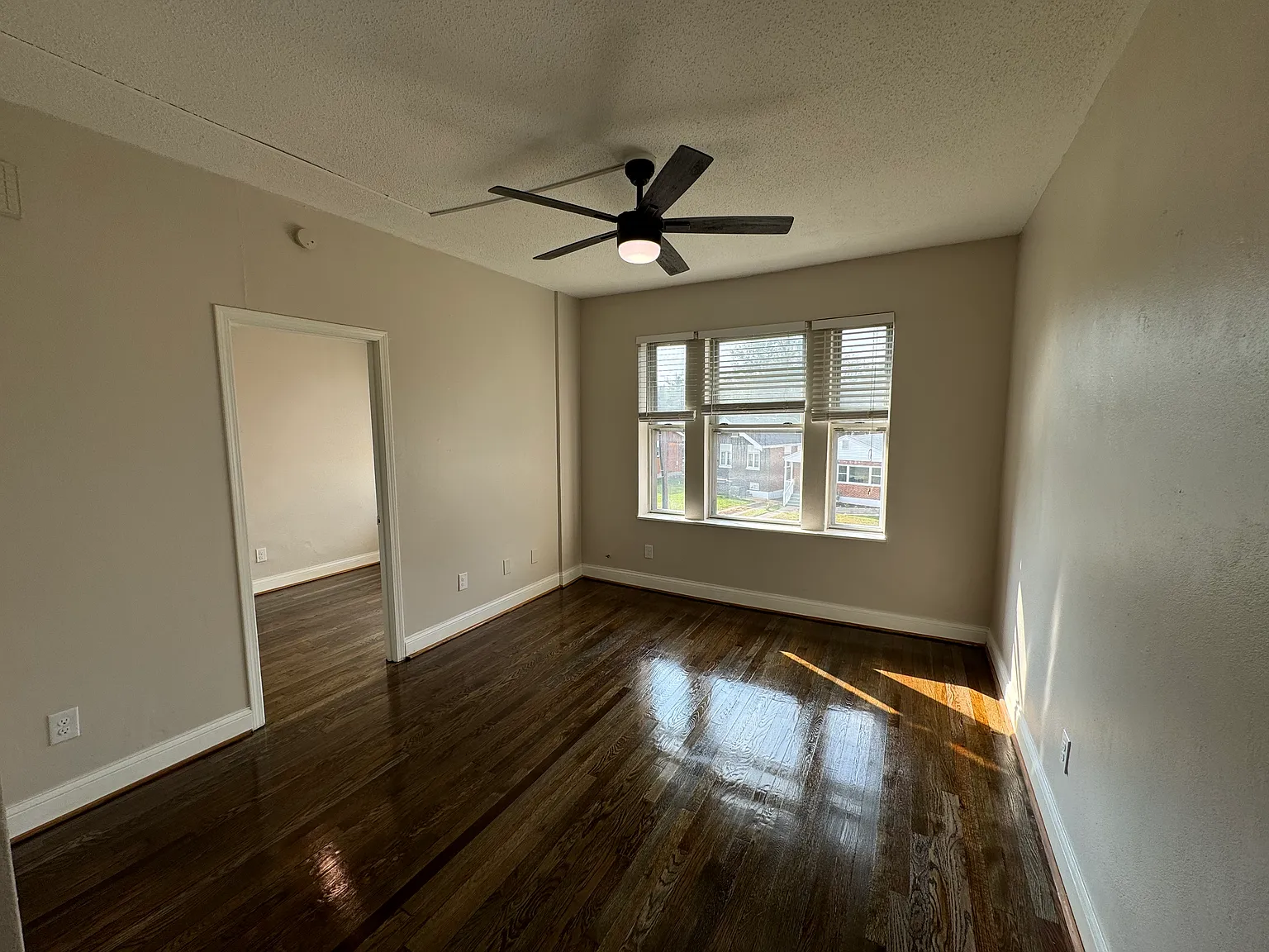 3 bed, $1,450 — Photo 3