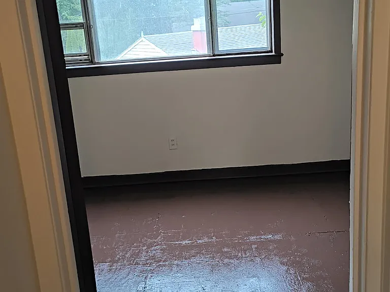 3505 Champlain Ave — Photo 15