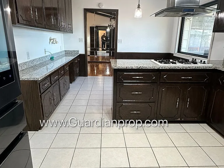 3304 Skyview Dr — Photo 10