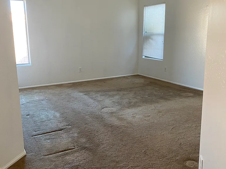 9124 W Heber Rd — Photo 2