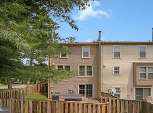 5400 New London Park Dr, Fairfax, VA 22032