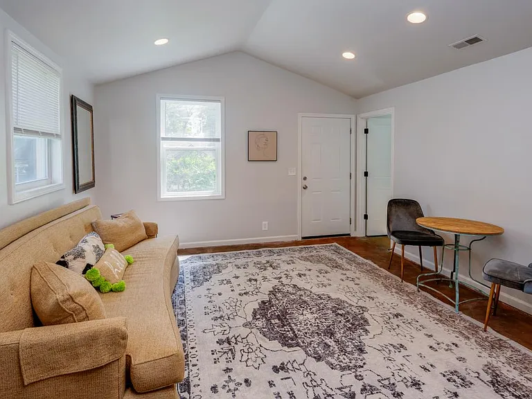 750 Alloway St #A — Photo 8