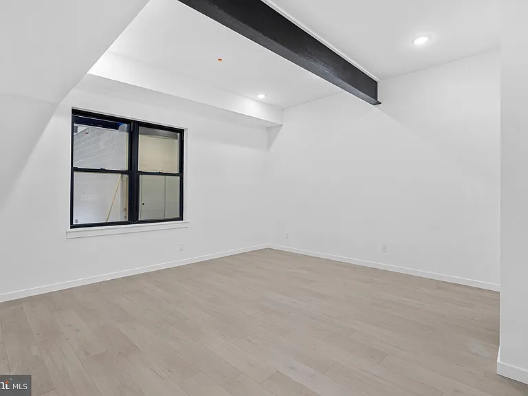 3211 Cedar St #208 — Photo 17