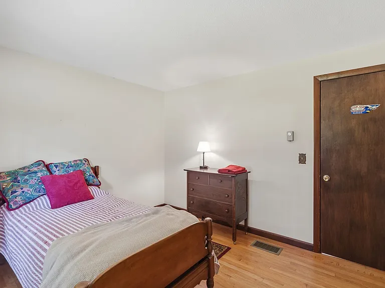 41 Prospect Gdns — Photo 19