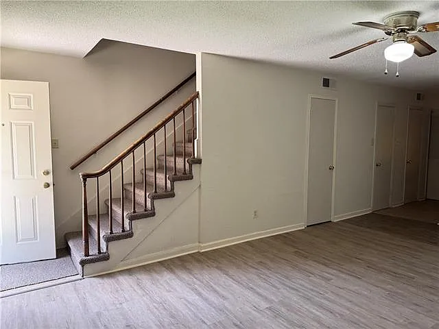 2 bed, 1.5 bath, 1180 sqft, $1,250 — Photo 3