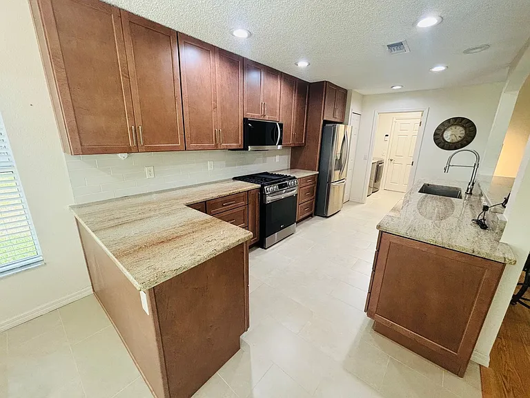 15596 SW 13th Cir — Photo 13