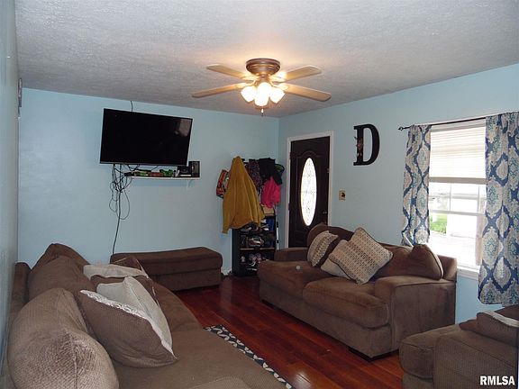 3rd image of 603 S Poplar St