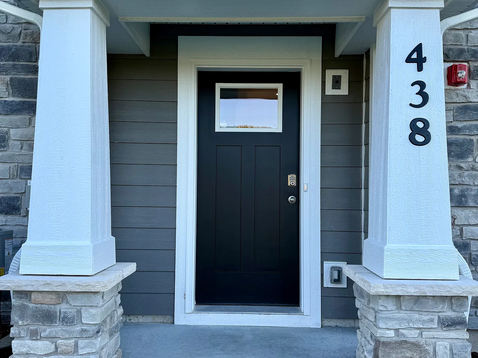 3 bed, 2.5 bath, 1827 sqft, $3,500 — Photo 2