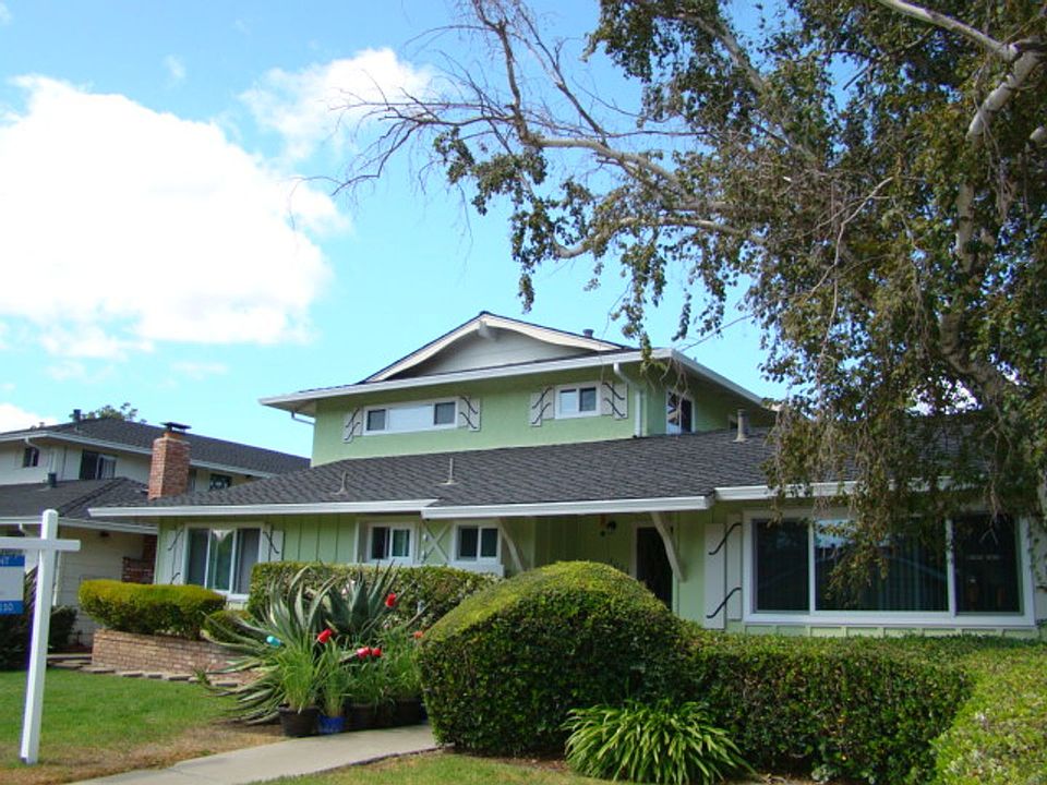 1st image of 2023 Town & Country Ln #3