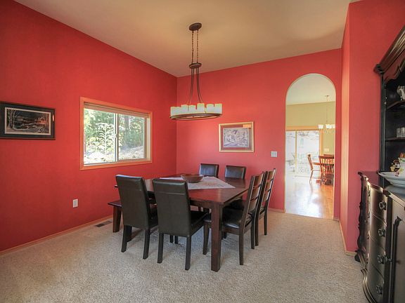 2nd image of 1717 S Lloyd Ln