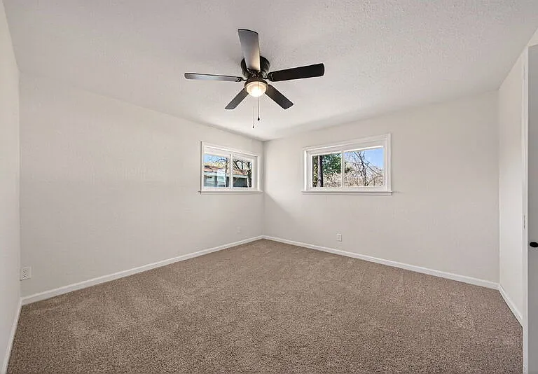 192 Oriole Dr — Photo 15