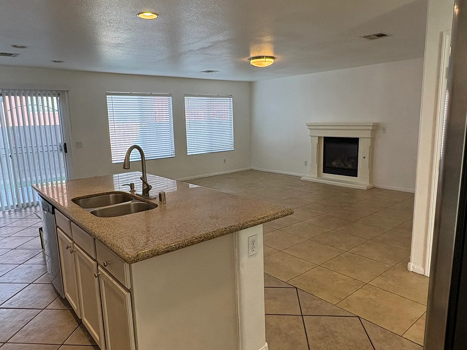 5216 El Prado Heights St — Photo 4