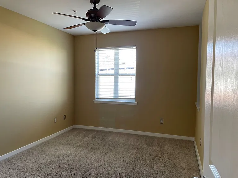 401 20th St S #403 — Photo 11