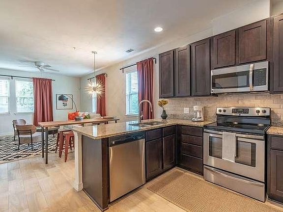 4th image of 501-503 W 30th St