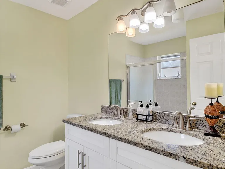 1080 Salmon Isle — Photo 39