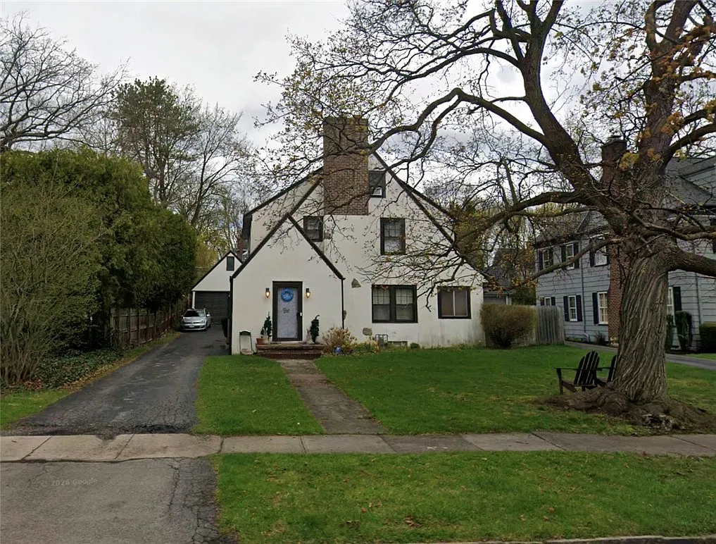 3 bed, 1.5 bath, 1319 sqft, $2,500 — Photo 1