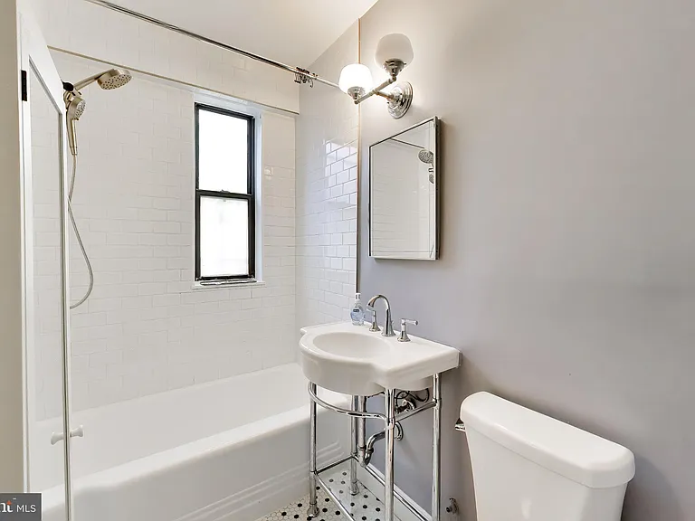 1 Scott Cir #1 — Photo 10