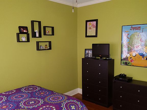 5th image of 214 Sanders St
