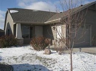 627 Hunter Dr, Harrisburg, SD 57032