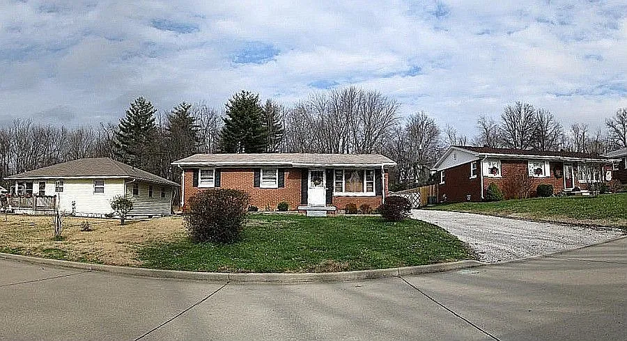 1117 Sheffield Dr photo 1