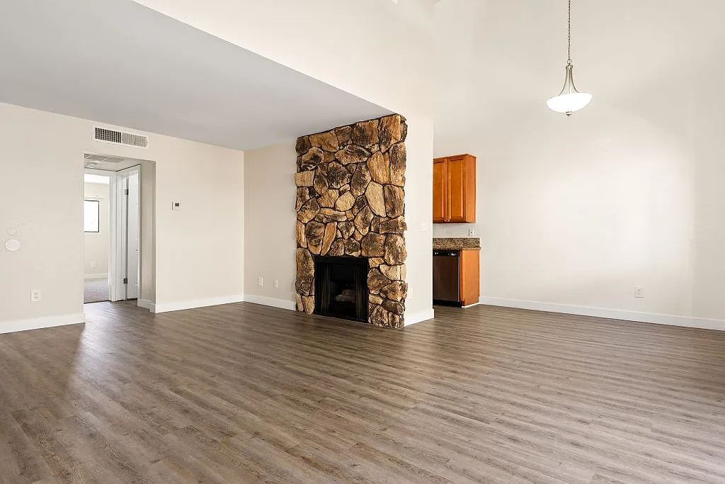 Brody Terrace Apartments — Photo 2
