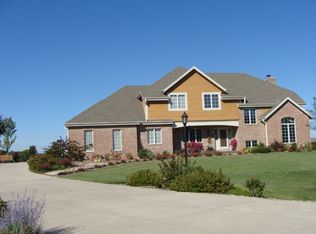 767 Coyote Ct, Hubertus, WI 53033