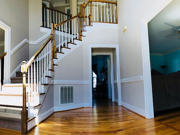 3rd image of 117 Sion Ct