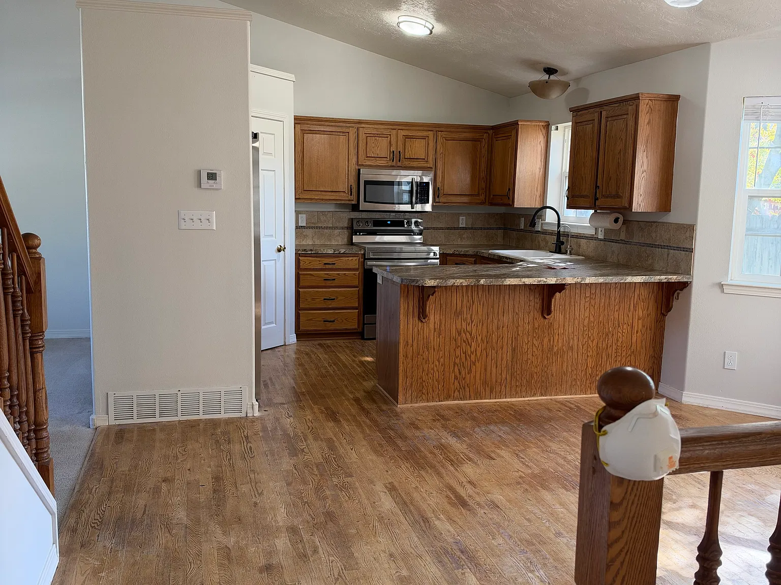 4 bed, 2550 sqft, $2,200 — Photo 2