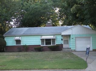 1943 S Robberson Ave, Springfield, MO 65807