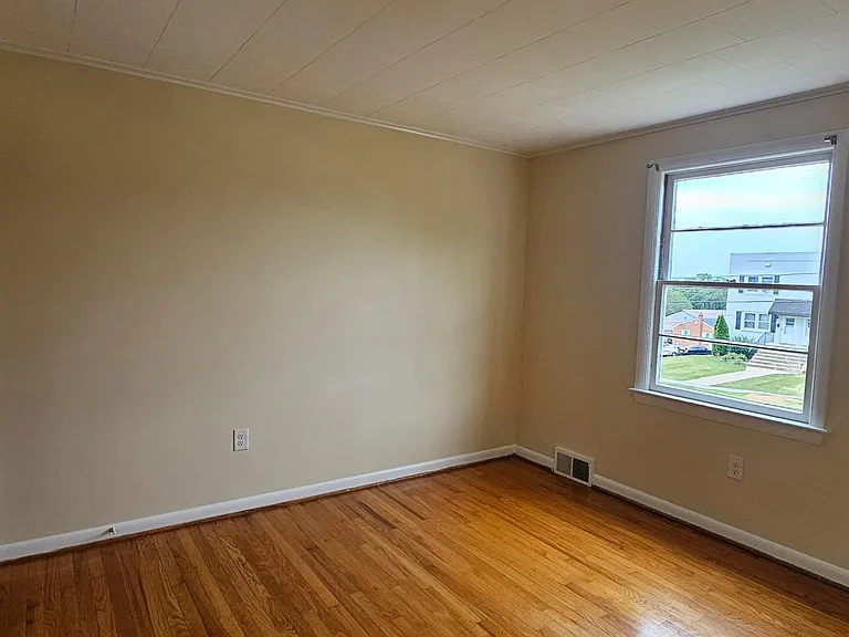 222 E Whitlock Ave — Photo 7