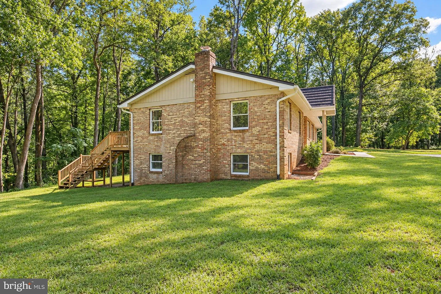 4 bed, 3.0 bath, 3138 sqft, $3,000 — Photo 3