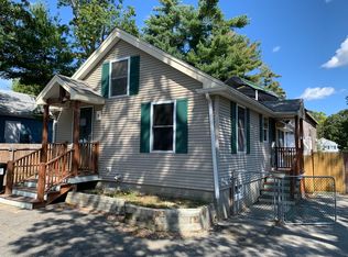 37 Old Salt Works Rd, Wareham, MA 02571