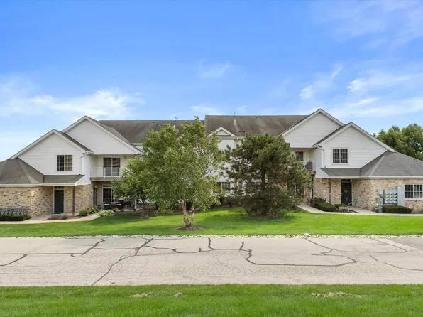 4226 Taylor Harbor W W #8, Mount Pleasant, WI 53403
