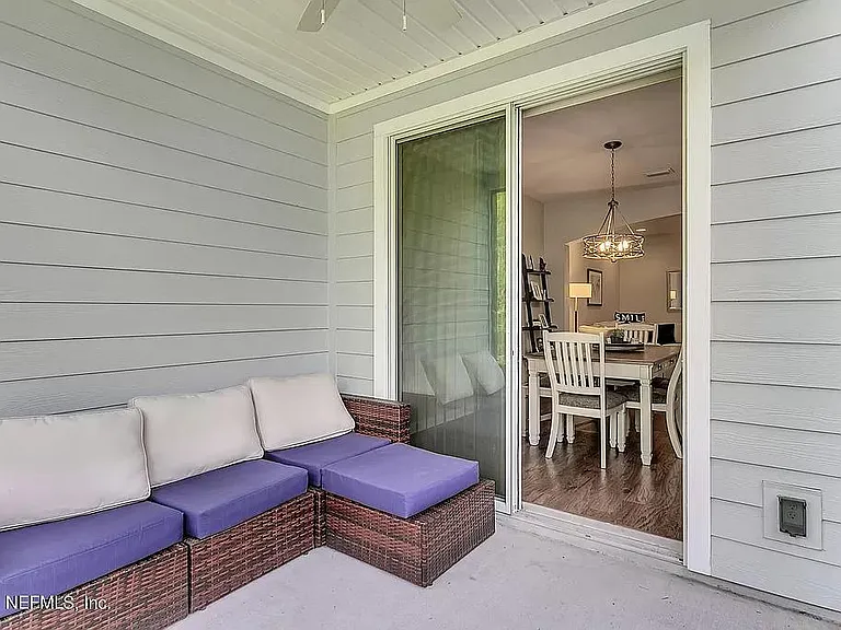 361 Richmond Dr — Photo 16