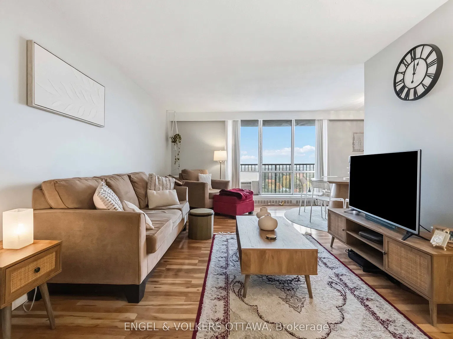 2 bed, $2,400 — Photo 4