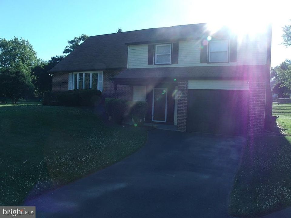 2nd image of 70 Mount Pleasant Dr