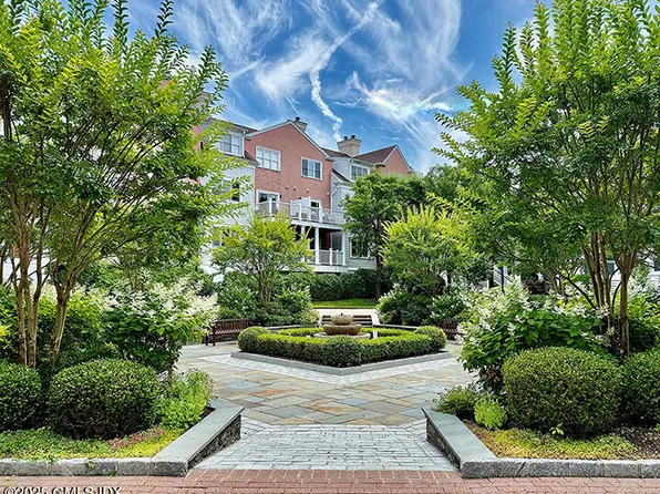 51 Forest Ave APT 31, Greenwich, CT 06870